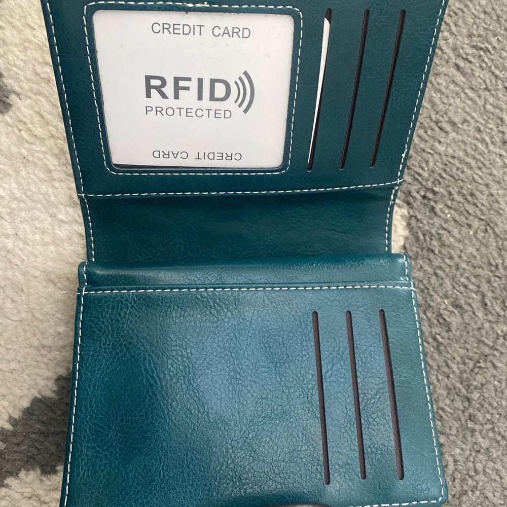 New green faux Leather Wallet with Decorative Button Closure - Picture 4 of 6